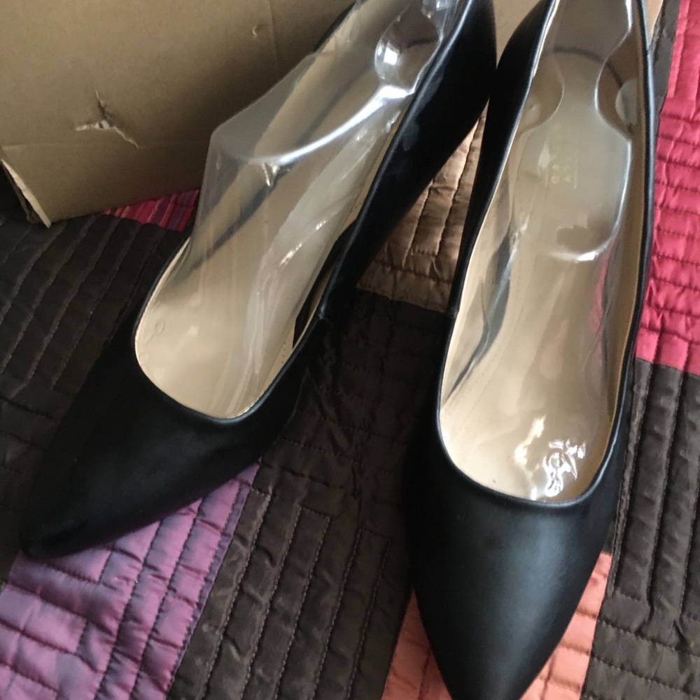 Basic Black Heels Size 10W